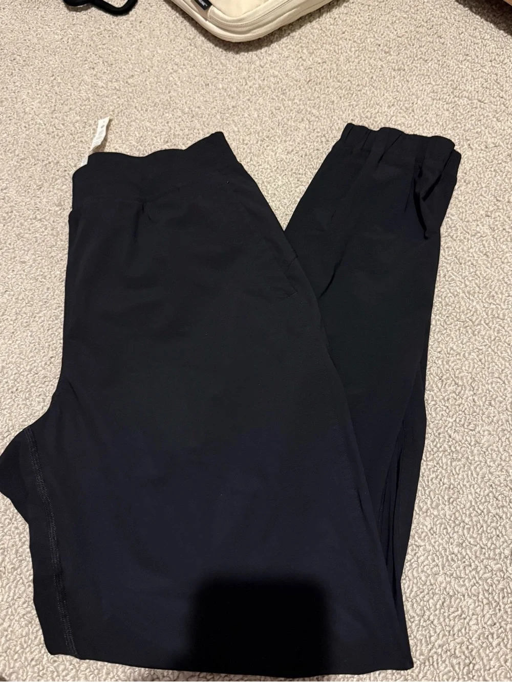 Lululemon black joggers